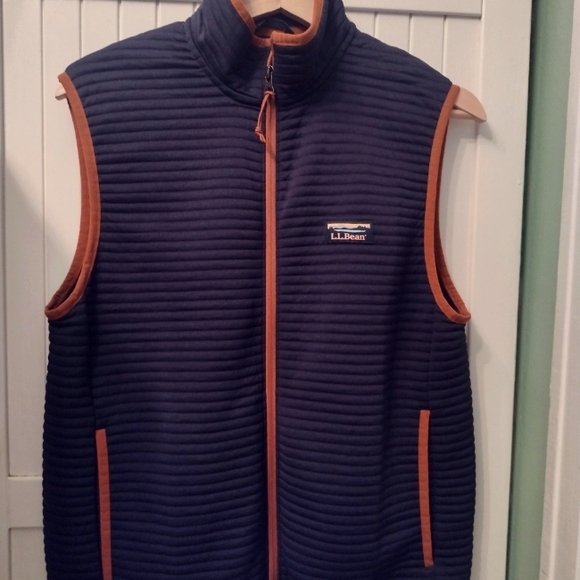 NWOT LL Bean Men's Airlight Vest - Picture 3 of 10